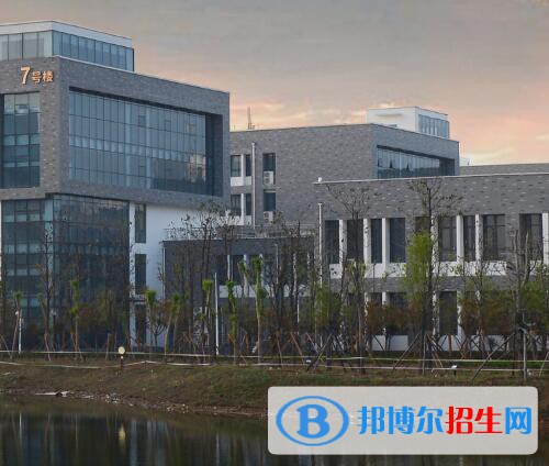 鄭州信息技術(shù)學(xué)校2021年報名條件、招生對象