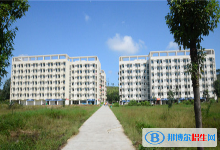 襄陽汽車職業(yè)技術(shù)學(xué)院2