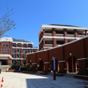 宜昌龍盤湖國際學校初中部