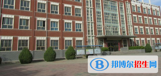 蘭州航空工業(yè)技工學校2020年報名條件、招生要求、招生對象