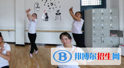 武威勞動(dòng)服務(wù)技工學(xué)校2020年學(xué)費(fèi)、收費(fèi)多少
