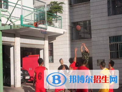 新平縣職業(yè)高級中學(xué)2020年學(xué)費、收費多少