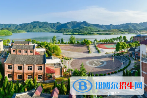 九江廬山西海藝術(shù)學(xué)校2020年招生簡(jiǎn)章