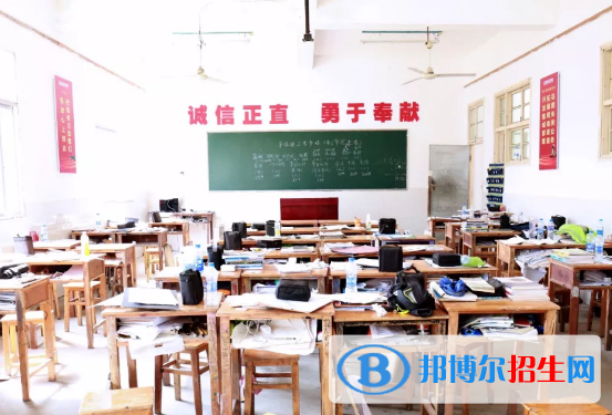 九江廬山西海藝術(shù)學(xué)校2020年報(bào)名條件、招生要求、招生對(duì)象