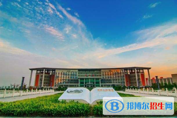 麻城順河高級(jí)職業(yè)中學(xué)2020年招生辦聯(lián)系電話