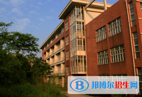 江西醫(yī)藥學(xué)校2020年報名條件、招生要求、招生對象