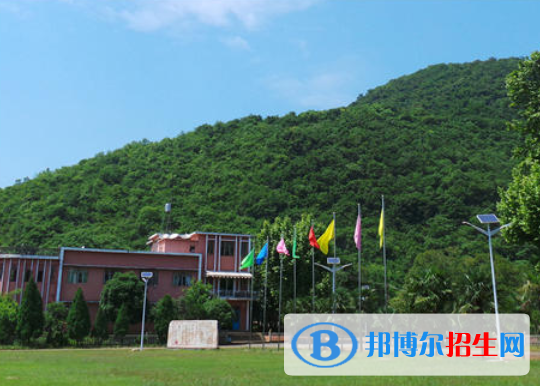 景德鎮(zhèn)傳統(tǒng)文化職業(yè)學校網(wǎng)站網(wǎng)址