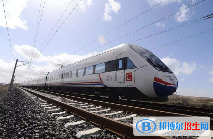 南寧2020年男生讀鐵路學校好嗎