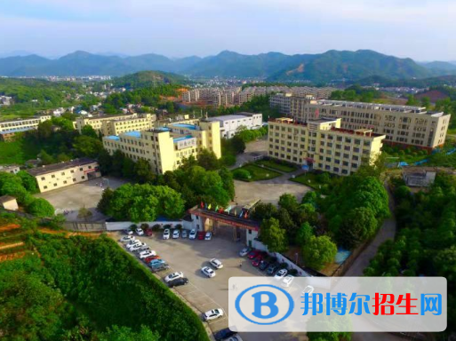 萍鄉(xiāng)工業(yè)中等專業(yè)學(xué)校2020年招生簡(jiǎn)章