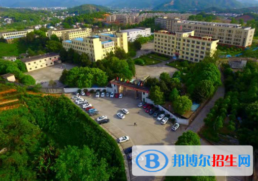萍鄉(xiāng)工業(yè)中等專(zhuān)業(yè)學(xué)校2020年招生辦聯(lián)系電話(huà)