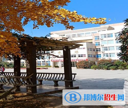 鄭州商貿(mào)管理學(xué)校2021年有那些專業(yè)