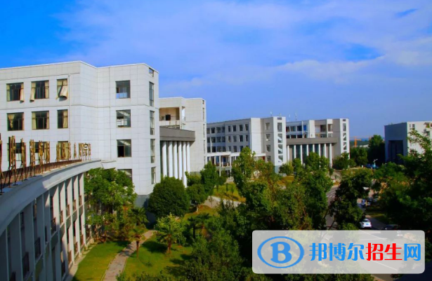 隨州機電工程學校1