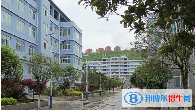 貴州盤州職業(yè)技術(shù)學校2020年招生辦聯(lián)系電話