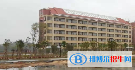 欽州技工學(xué)校2020年報(bào)名條件、招生要求、招生對象