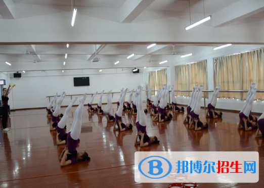 贛縣職業(yè)中等專業(yè)學校2020年招生辦聯(lián)系電話