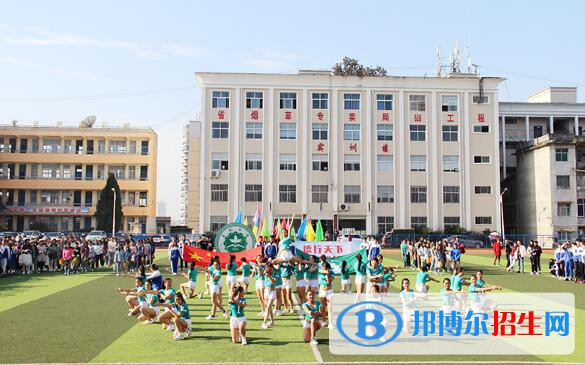 來鳳中等職業(yè)技術學校2020年報名條件、招生要求、招生對象