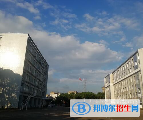 湘潭科技職業(yè)技術(shù)學(xué)校2020年報(bào)名條件、招生要求、招生對(duì)象