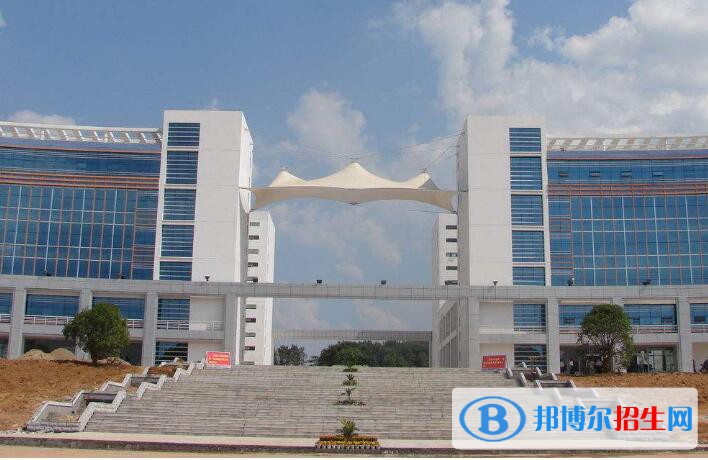 咸寧工業(yè)學(xué)校地址在哪里