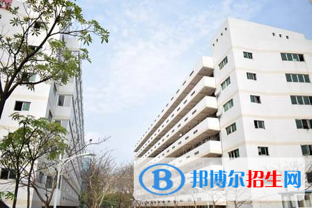 湖北應城技工學校3