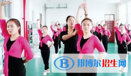 酒泉工貿(mào)中等專業(yè)學(xué)校2020年學(xué)費、收費多少