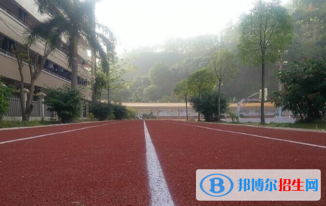 廣東農(nóng)墾茂名技工學(xué)校2020年報名條件、招生要求、招生對象