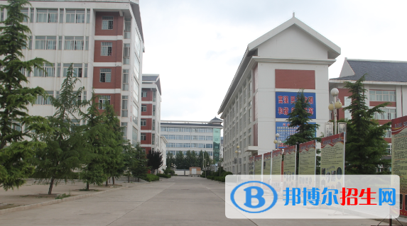 平?jīng)隼砉ぶ械葘I(yè)學(xué)校2020年報(bào)名條件、招生要求、招生對(duì)象