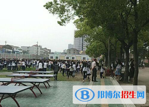 鐘祥高級技工學校2020年報名條件、招生要求、招生對象