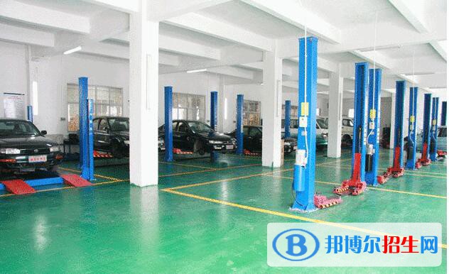 貴陽(yáng)汽車工業(yè)技術(shù)學(xué)校2020年招生辦聯(lián)系電話