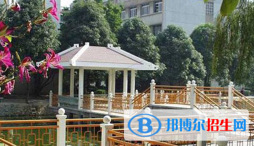 南寧2020年鐵路學校中專升大?？际裁? width=