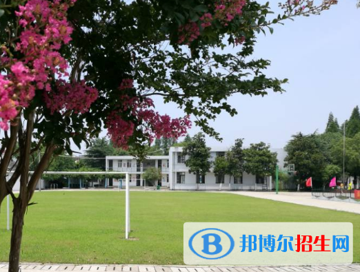 蕪湖商貿(mào)工業(yè)學(xué)校2020年報(bào)名條件、招生要求、招生對(duì)象
