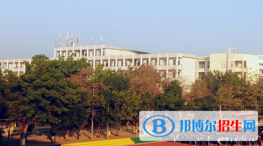 平南中等職業(yè)技術(shù)學(xué)校2020年報(bào)名條件、招生要求、招生對(duì)象
