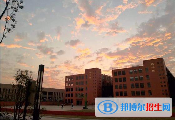 寧波東坤職業(yè)高級中學(xué)2020年招生辦聯(lián)系電話