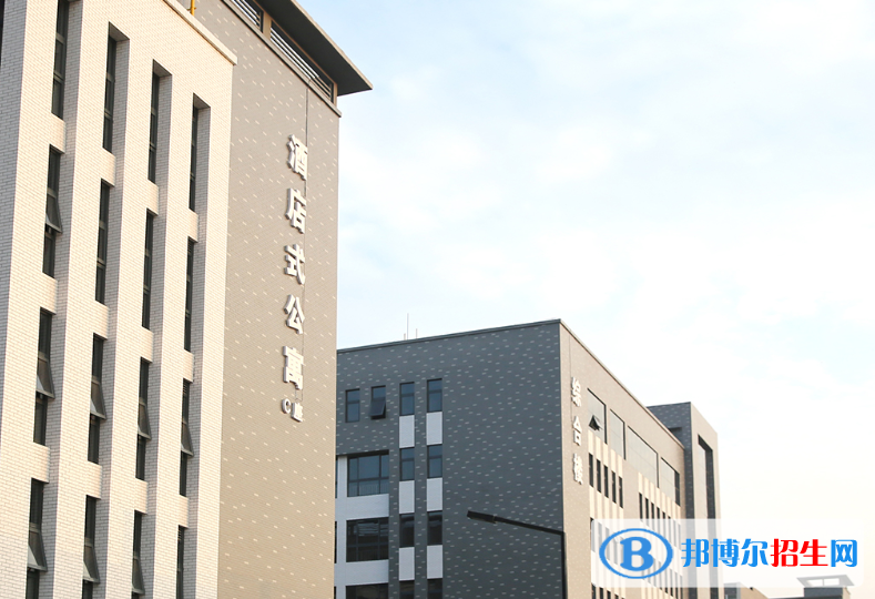洛陽綠業(yè)信息中等專業(yè)學(xué)校2021年招生辦聯(lián)系電話