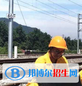 鄭州2020年鐵路學(xué)校都有什么專(zhuān)業(yè)適合男生