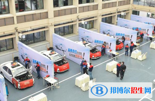 重慶2022年哪個大專學(xué)校的汽修學(xué)校好