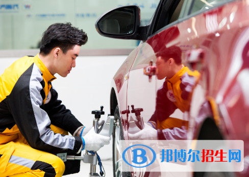 重慶2022年汽修學校都有什么專業(yè)適合男生