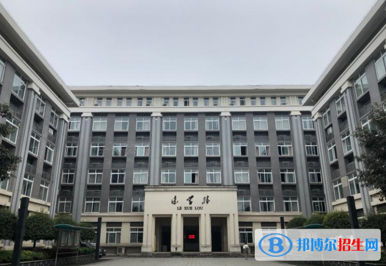 重慶2022年女生可以讀汽修學校嗎