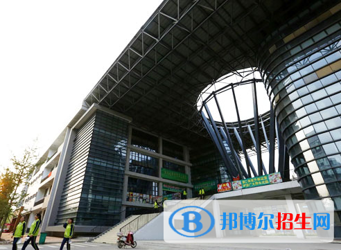 阜陽醫(yī)藥管理學校2020年報名條件、招生要求、招生對象