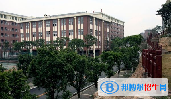 重慶2022年女生讀什么汽修學(xué)校