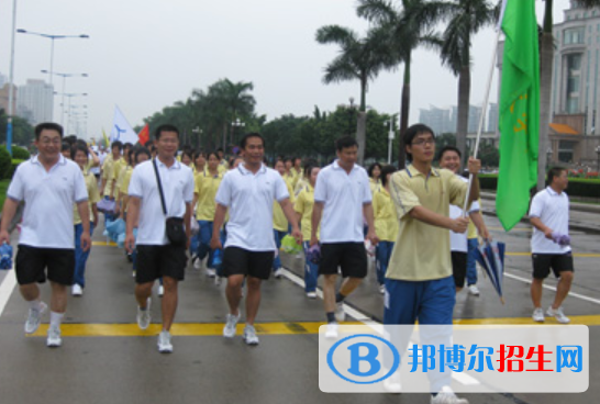 廣州汽修學(xué)校學(xué)費(fèi)多少