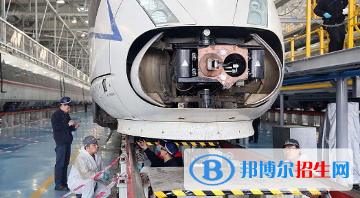 金昌2020年讀鐵路學(xué)校一年要多少錢