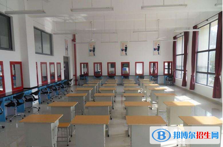信陽(yáng)建筑工程學(xué)校2021年招生辦聯(lián)系電話(huà)