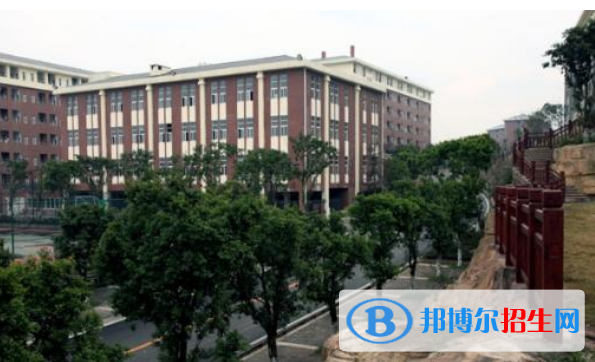 重慶2022年女生讀汽修學校