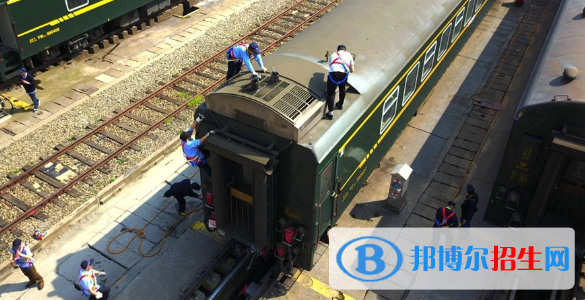 金昌2020年去讀鐵路學(xué)校學(xué)什么對以后好一點(diǎn)
