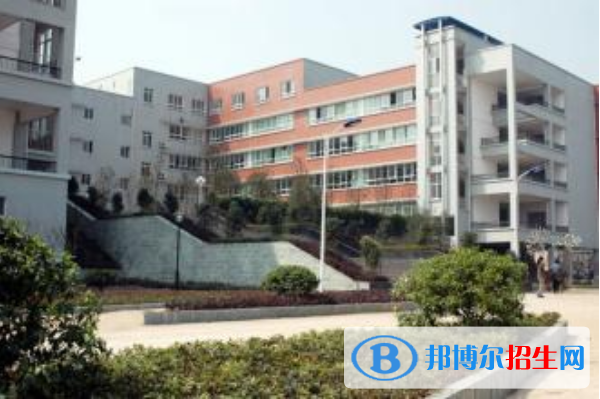 重慶2022年哪個汽修學(xué)校比較好
