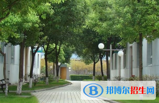 湛江華南職業(yè)技術(shù)學(xué)校2020年招生辦聯(lián)系電話(huà)