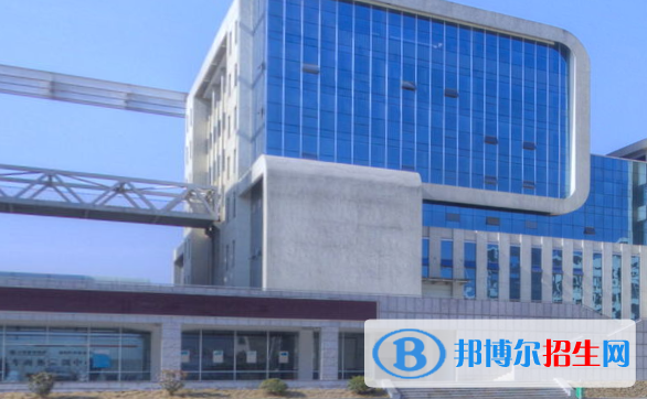 襄陽汽車職業(yè)技術學院1