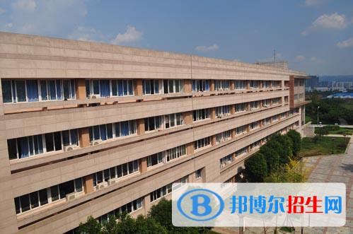 四川財(cái)經(jīng)職業(yè)學(xué)院地址在哪里