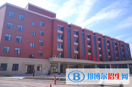 黃岡職業(yè)技術學院4