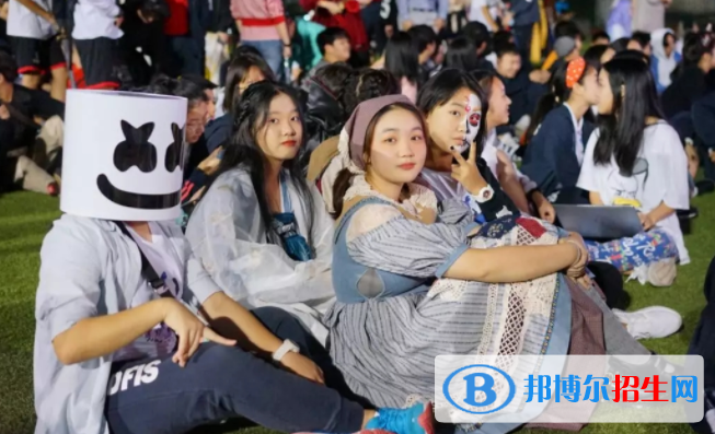 瑞得福國際學校高中部網(wǎng)站網(wǎng)址